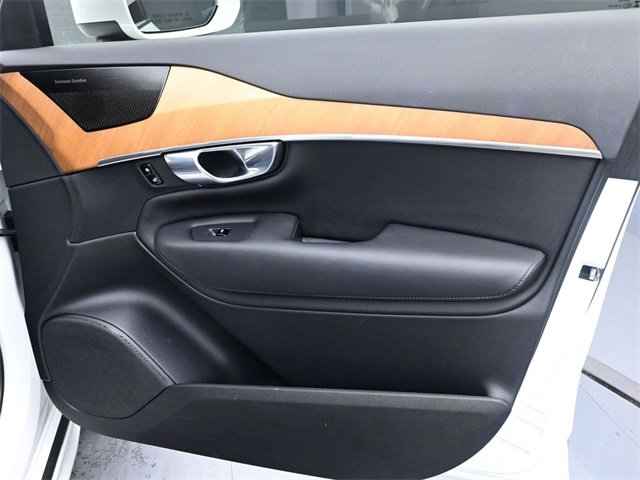 Used 2023 Volvo XC90 B6 Plus w/ Protection Package image 32