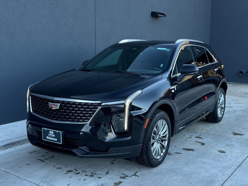 Used 2024 Cadillac XT4 Premium Luxury image 1