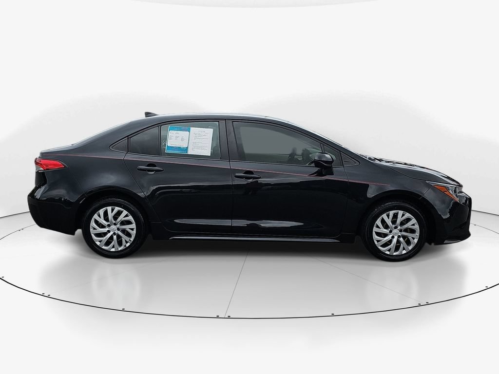Used 2022 Toyota Corolla LE FWD image 5