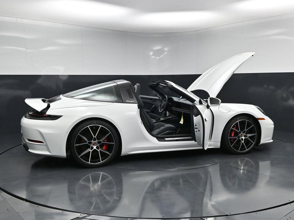 Certified 2026 Porsche 911 Targa 4S AWD/4WD image 32