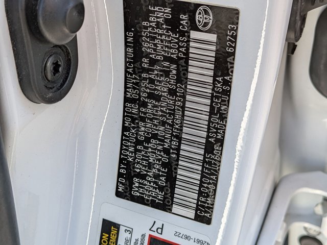 Used 2017 Toyota Camry SE image 23