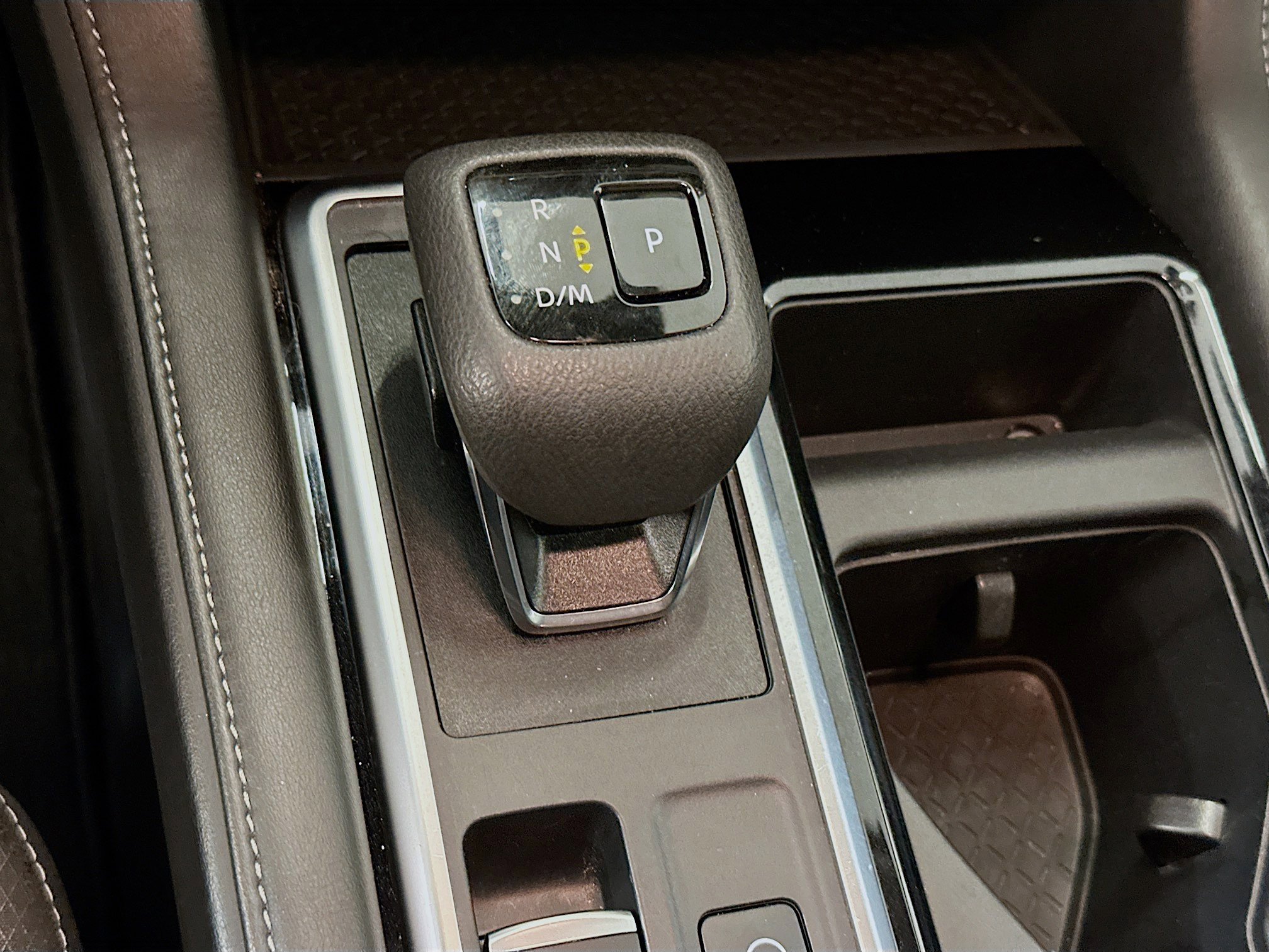 Used 2025 Nissan Pathfinder SV AWD/4WD image 24