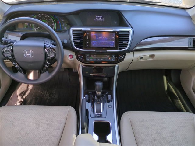 Used 2017 Honda Accord Touring image 16