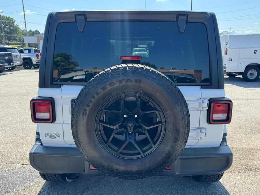 Used 2019 Jeep Wrangler Unlimited Sahara AWD/4WD image 4
