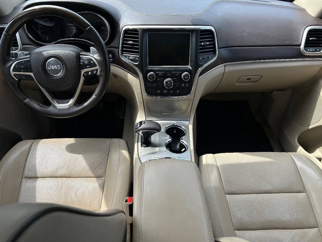 Used 2014 Jeep Grand Cherokee Overland w/ Advanced Technology Group AWD/4WD image 10