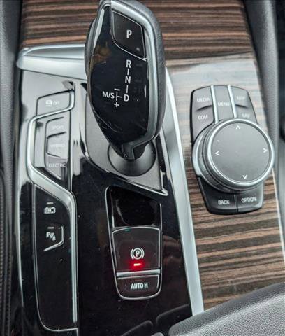 Certified 2023 BMW 530e xDrive w/ Convenience Package image 11