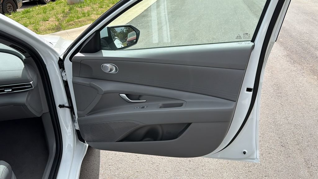 New 2026 Hyundai Elantra SE image 14