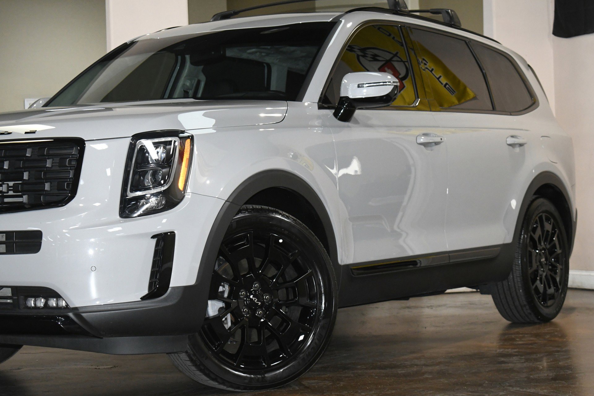 Used 2022 Kia Telluride SX w/ SX Prestige Package image 54