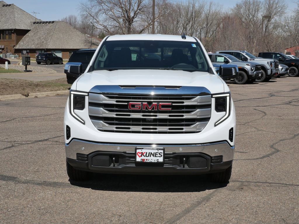 New 2026 GMC Sierra 1500 SLE image 2