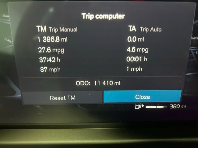 Used 2025 Volvo XC40 B5 Plus image 15