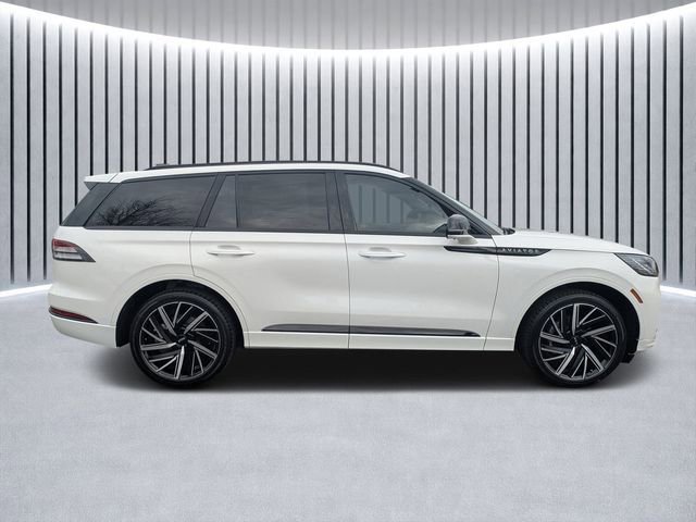 New 2026 Lincoln Aviator Black Label w/ Jet Appearance Package image 2