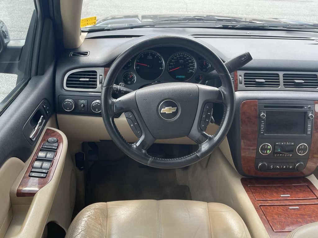 Used 2008 Chevrolet Avalanche LTZ w/ LTZ Preferred Equipment Group AWD/4WD image 13