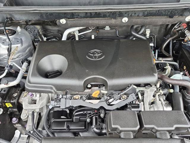 Used 2020 Toyota RAV4 XLE Premium FWD image 21