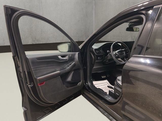 Used 2023 Ford Escape ST-Line Elite image 11