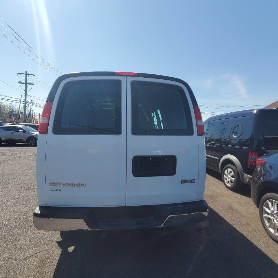 Used 2015 GMC Savana 2500 image 4