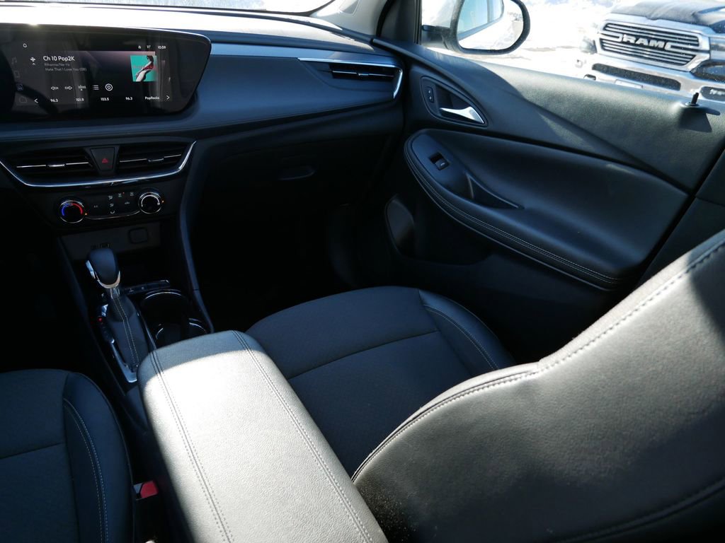 Used 2025 Buick Encore GX Preferred image 15