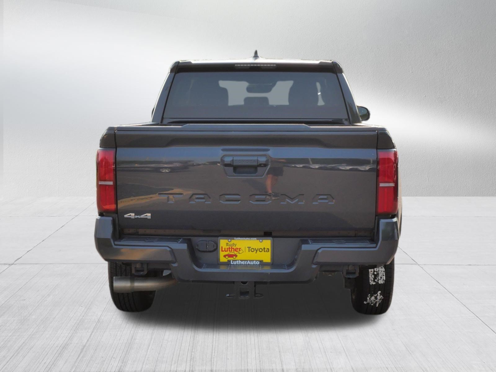 Certified 2024 Toyota Tacoma SR5 AWD/4WD image 7
