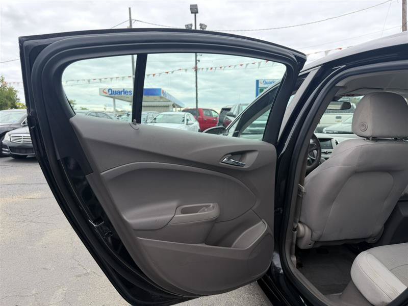 Used 2017 Chevrolet Cruze LS FWD image 10