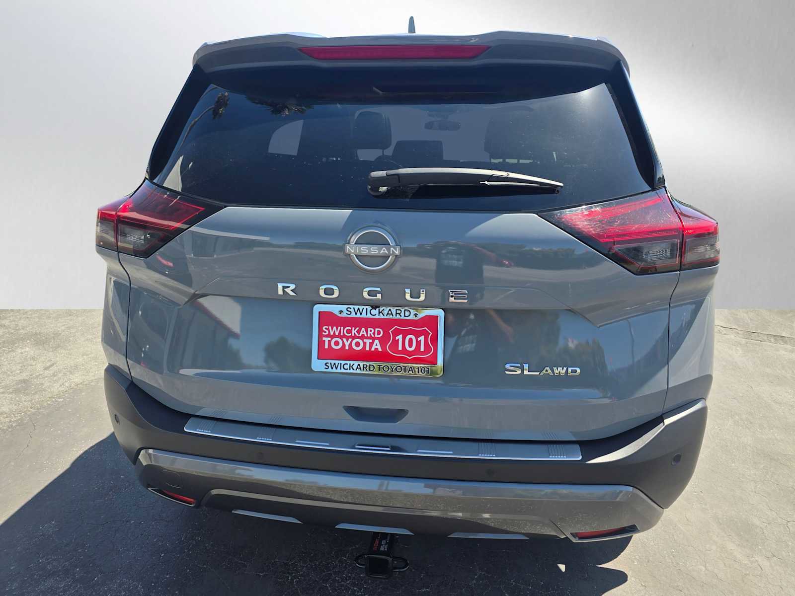 Used 2023 Nissan Rogue SL image 4