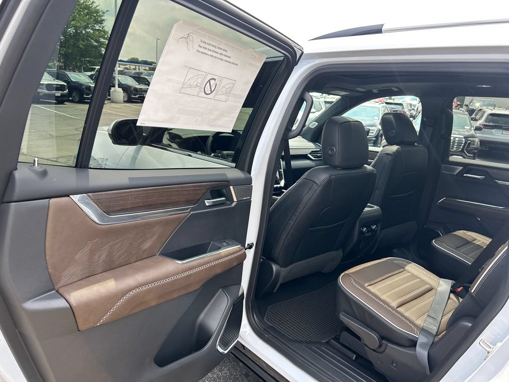 New 2026 GMC Acadia Denali Ultimate AWD/4WD image 33