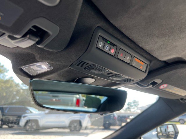 Used 2021 Chevrolet Corvette Stingray Premium Conv w/ Z51 Performance Package image 18