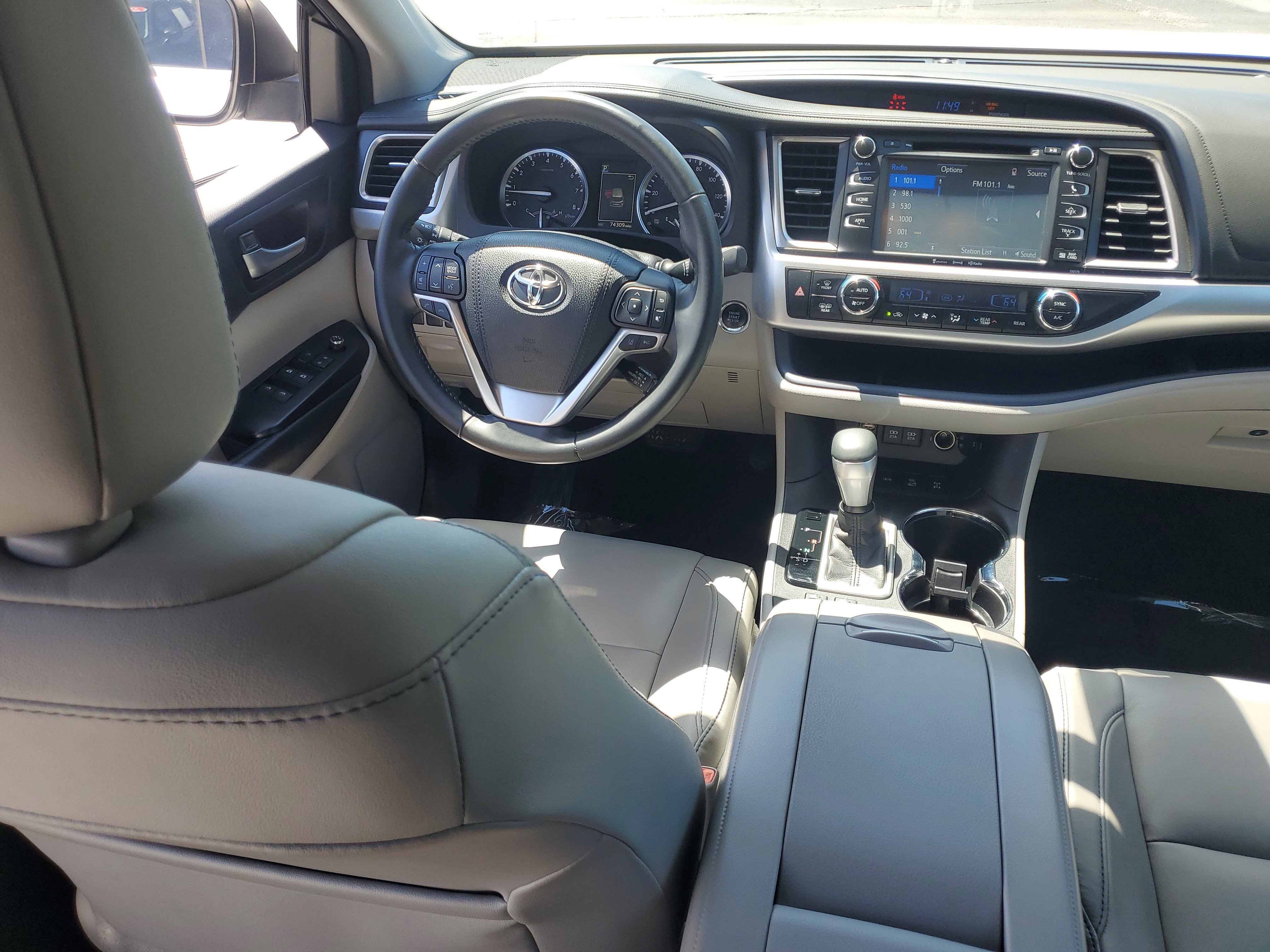 Certified 2018 Toyota Highlander XLE AWD/4WD image 17