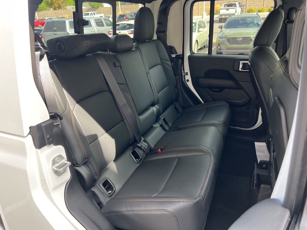 New 2025 Jeep Gladiator High Tide image 22