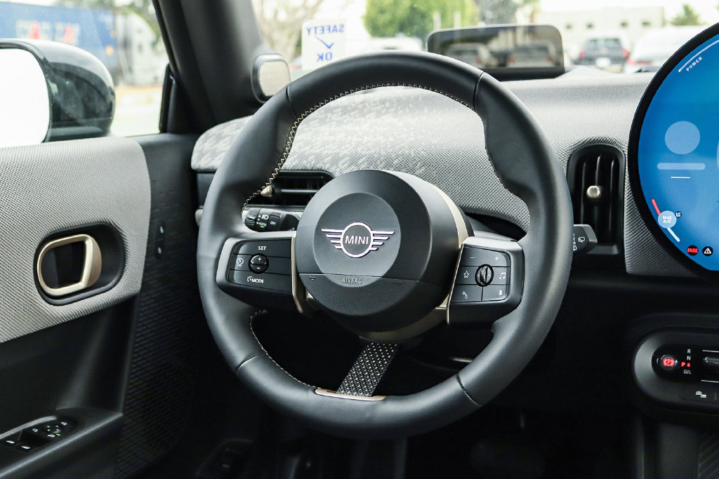 Used 2025 MINI Cooper S FWD image 18