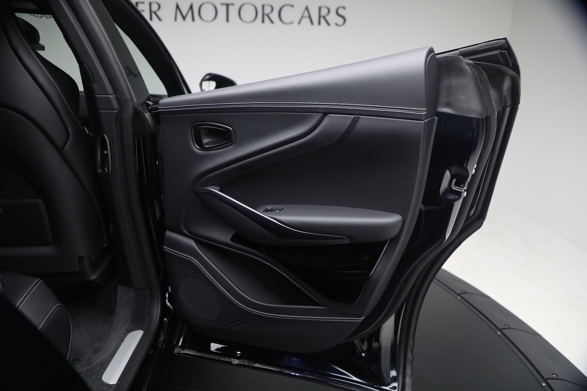 New 2026 Aston Martin DBX 707 image 29