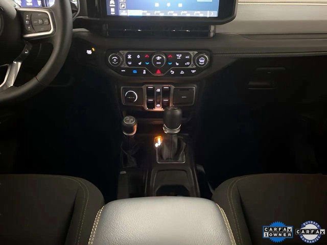 Used 2025 Jeep Wrangler Unlimited Sahara w/ Safety Group image 11