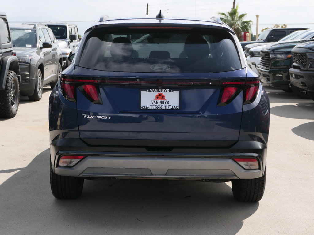 Used 2025 Hyundai Tucson SEL FWD image 4