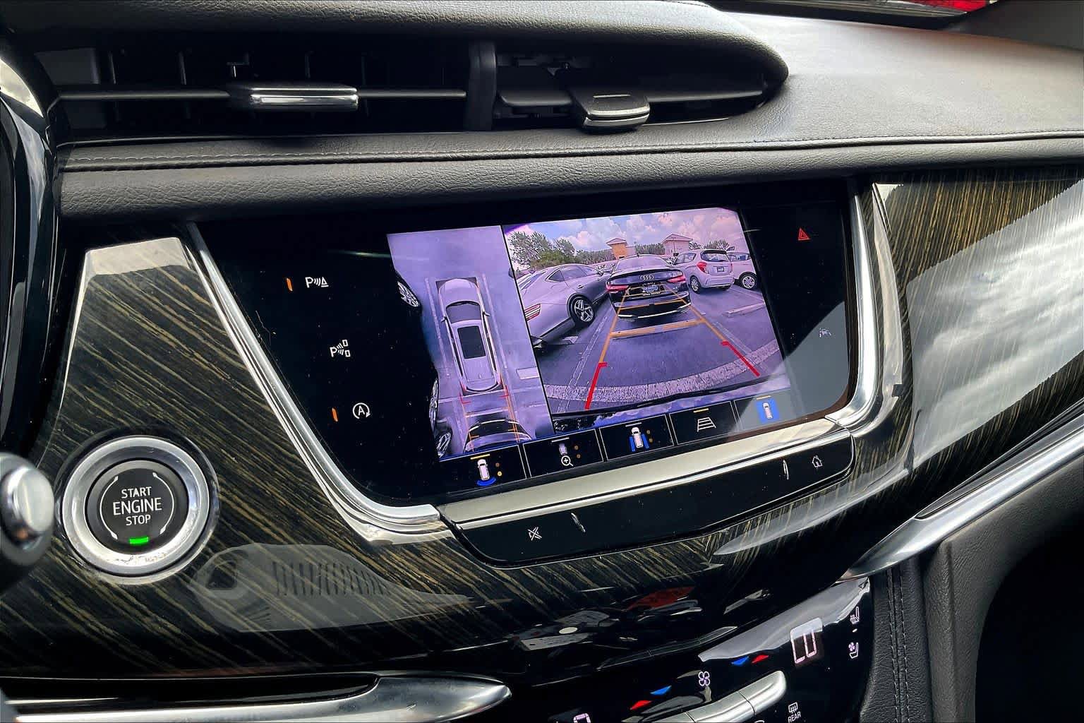 Used 2022 Cadillac XT6 Premium Luxury w/ Technology Package image 21