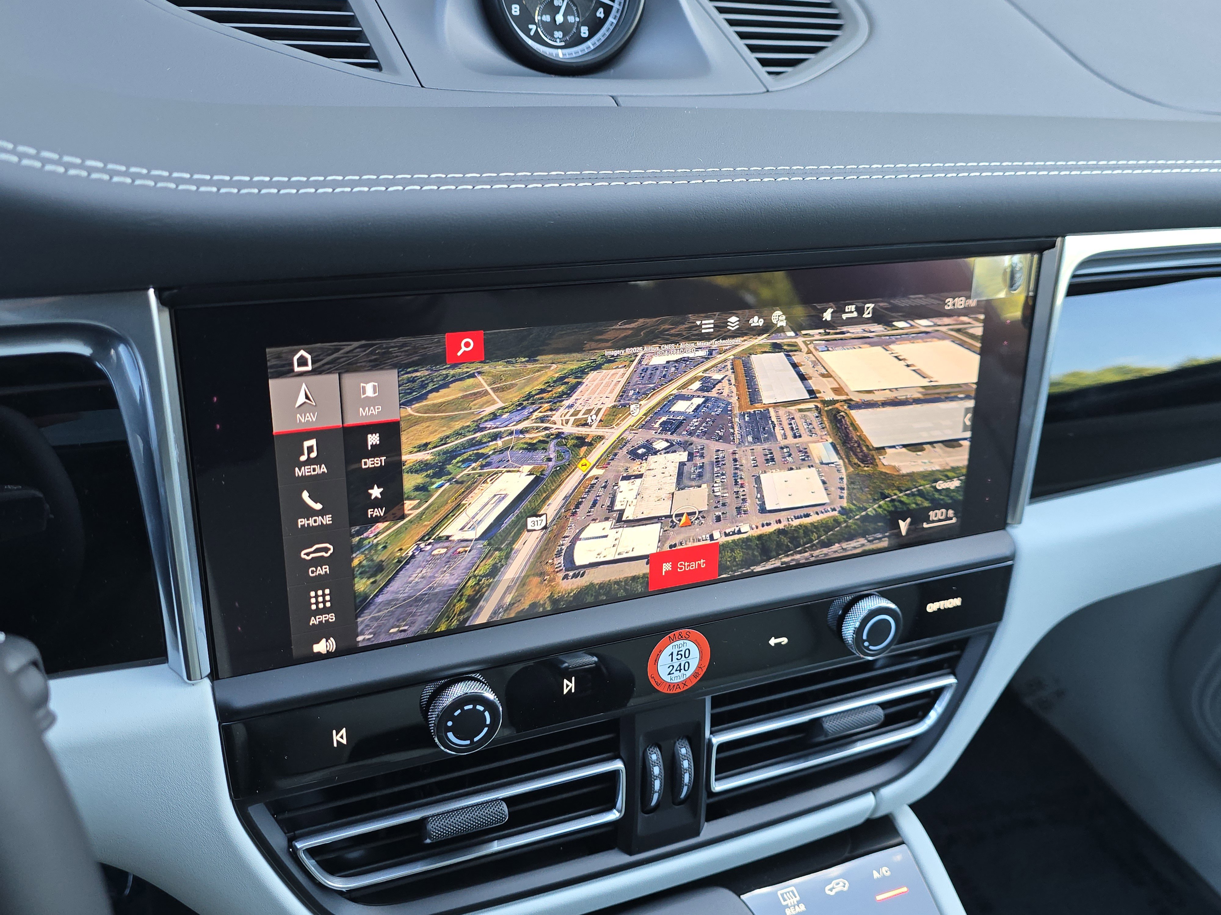 New 2026 Porsche Macan image 22