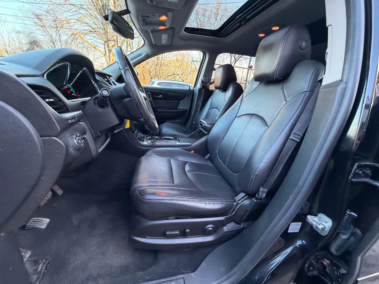 Used 2017 Chevrolet Traverse LT AWD/4WD image 16