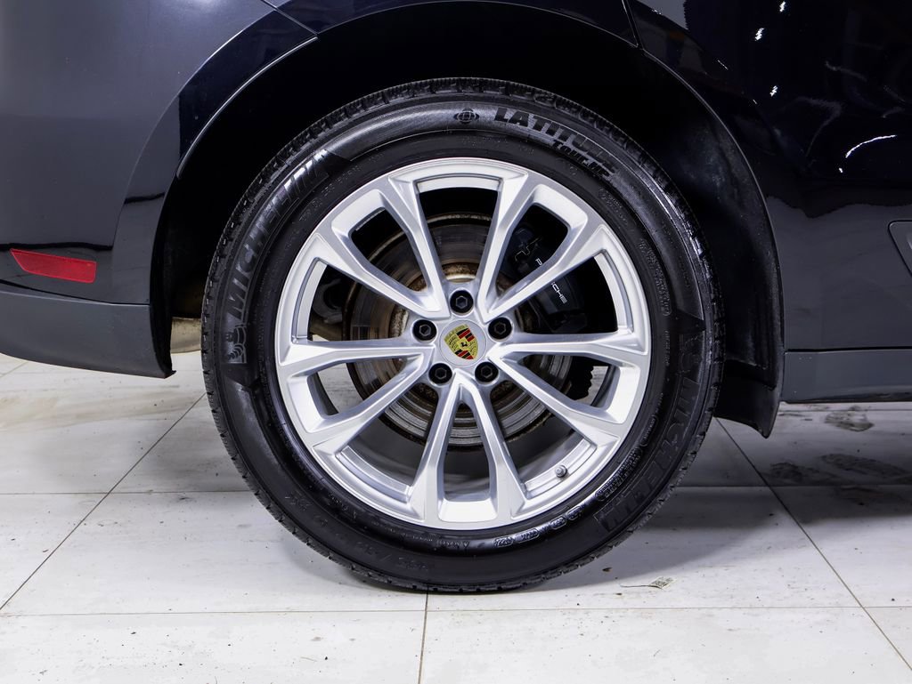Certified 2024 Porsche Macan w/ Premium Plus Package image 25