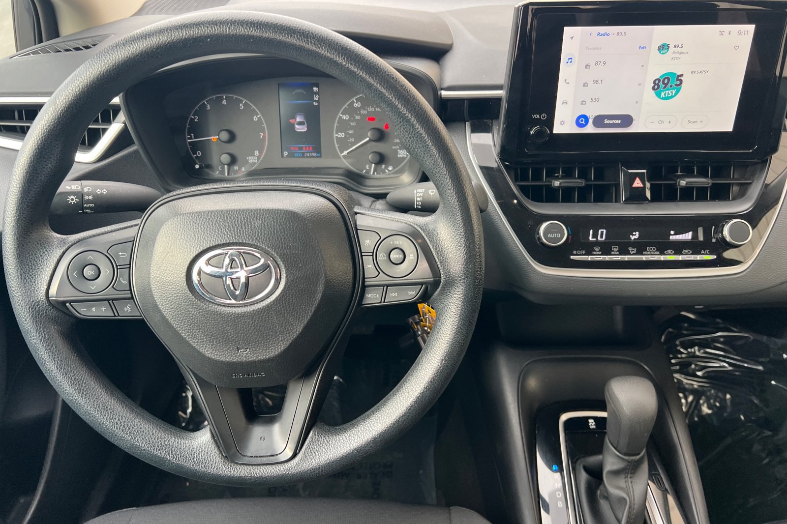 Used 2025 Toyota Corolla LE FWD image 16