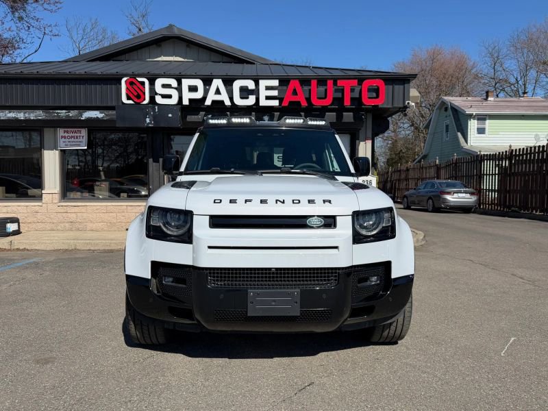 Used 2023 Land Rover Defender 90 V8 image 2