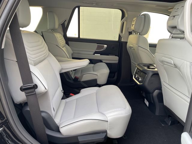 New 2026 Ford Expedition Platinum w/ Platinum Ultimate Package AWD/4WD image 37