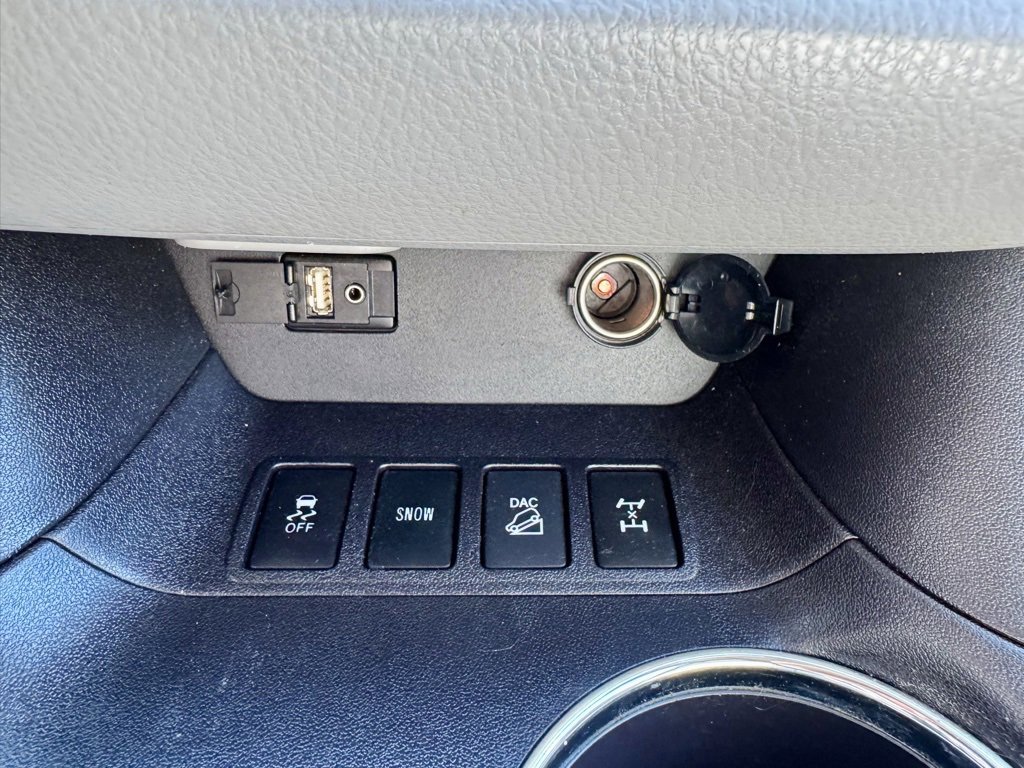 Used 2016 Toyota Highlander Limited image 40