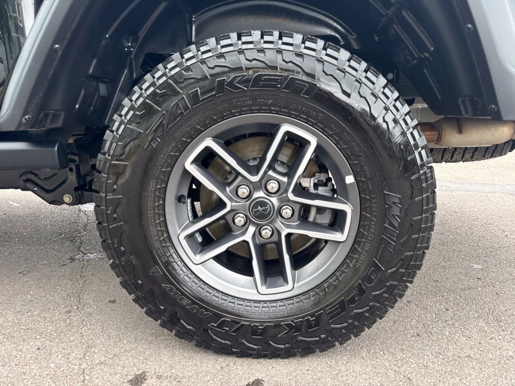Used 2026 Jeep Gladiator Mojave AWD/4WD image 28