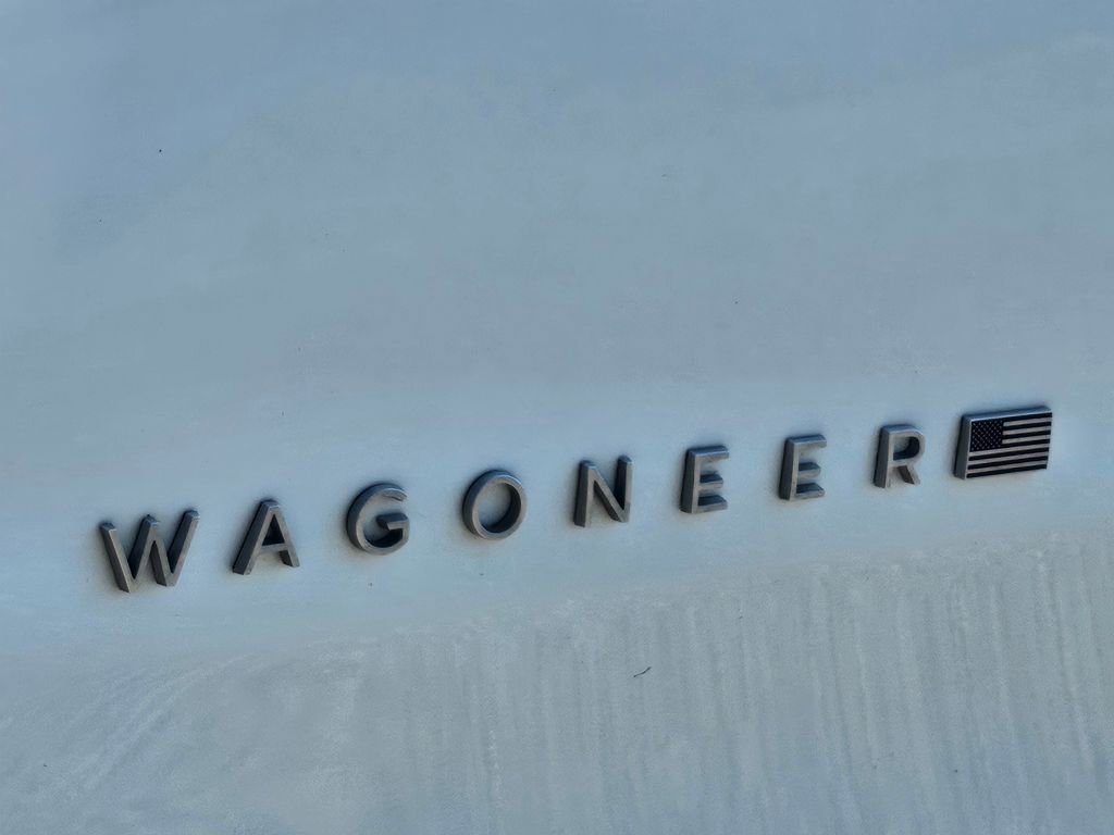 Used 2023 Jeep Wagoneer 4WD image 22