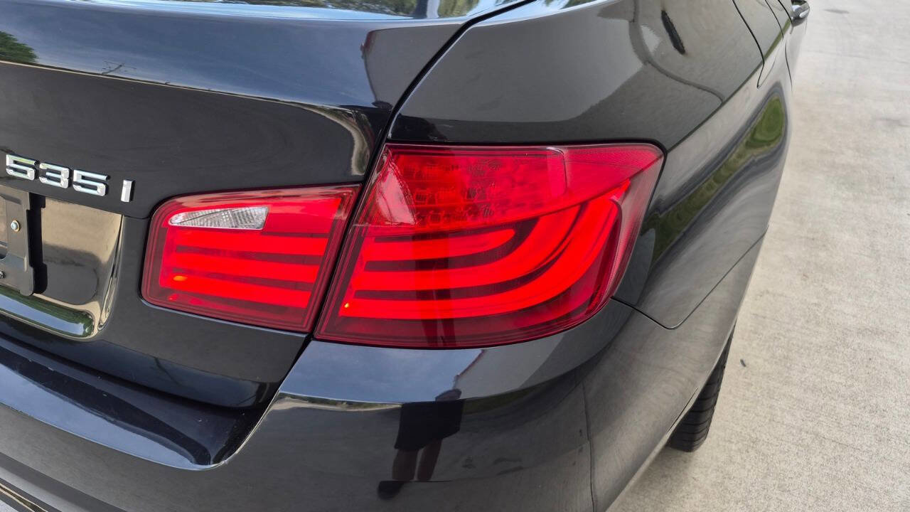 Used 2011 BMW 535i xDrive Sedan AWD/4WD image 26