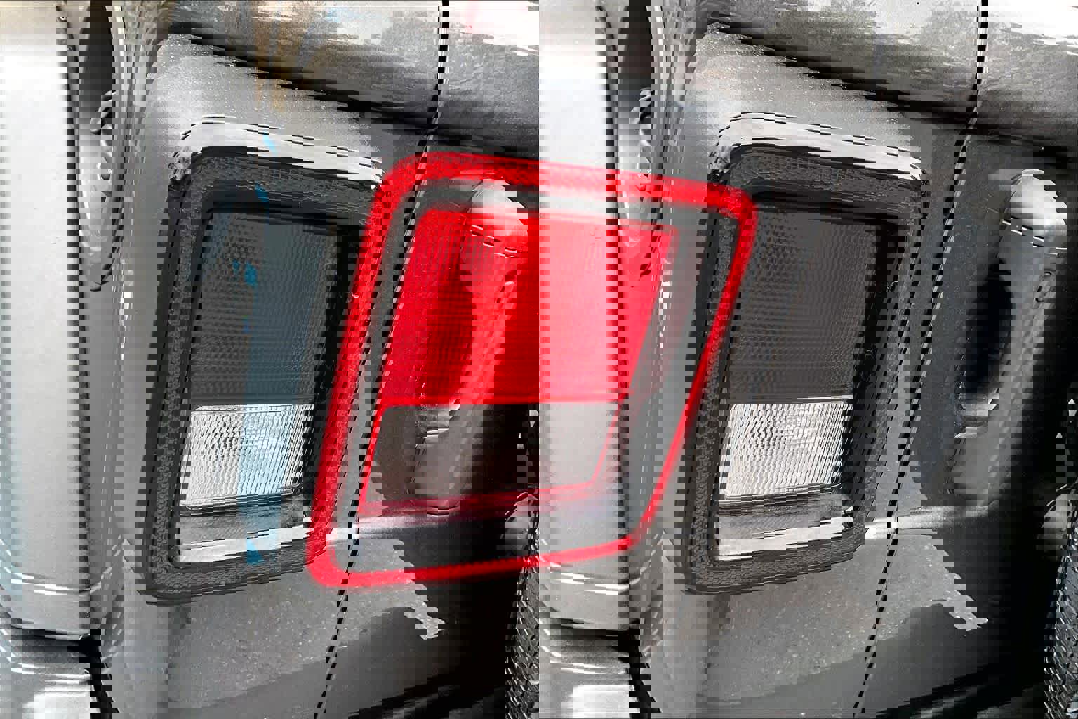 Used 2022 Jeep Wrangler Unlimited Sport w/ Sun And Sound Package image 28