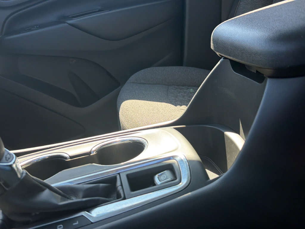 Used 2023 Chevrolet Equinox LT FWD image 31