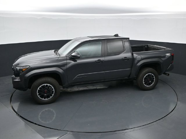 Used 2024 Toyota Tacoma TRD Off-Road AWD/4WD image 31