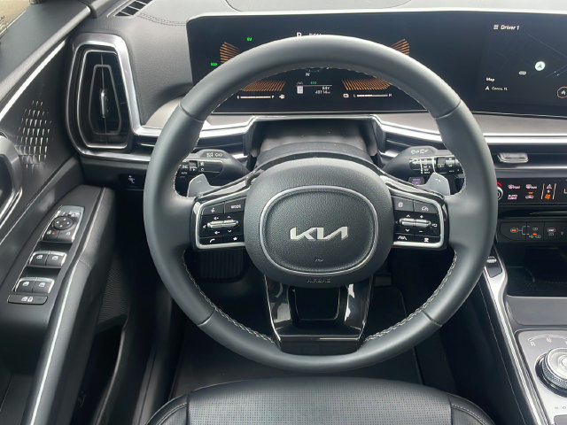 Certified 2025 Kia Sorento EX AWD/4WD image 15