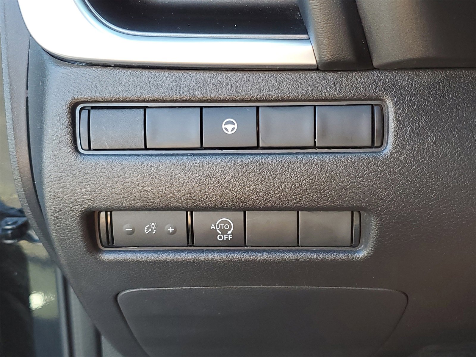 Used 2023 Nissan Rogue SV image 20