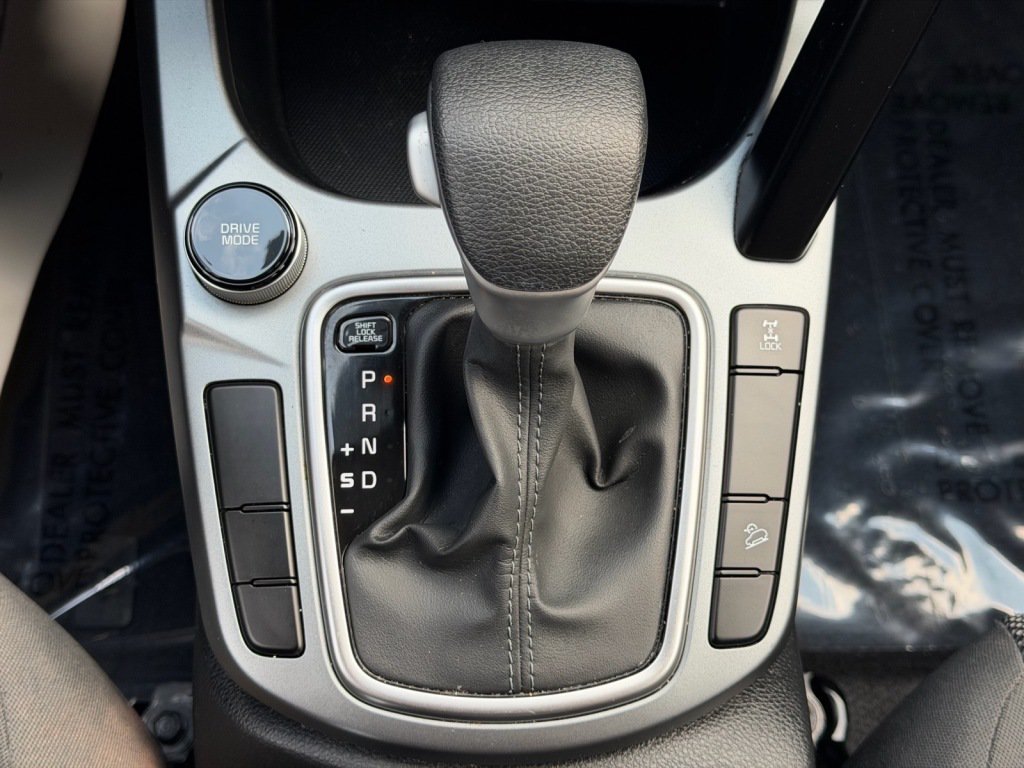 Used 2024 Kia Seltos LX AWD/4WD image 16