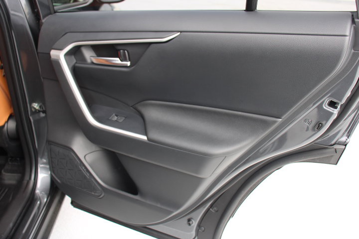 Certified 2025 Toyota RAV4 XLE w/ Convenience Package image 18