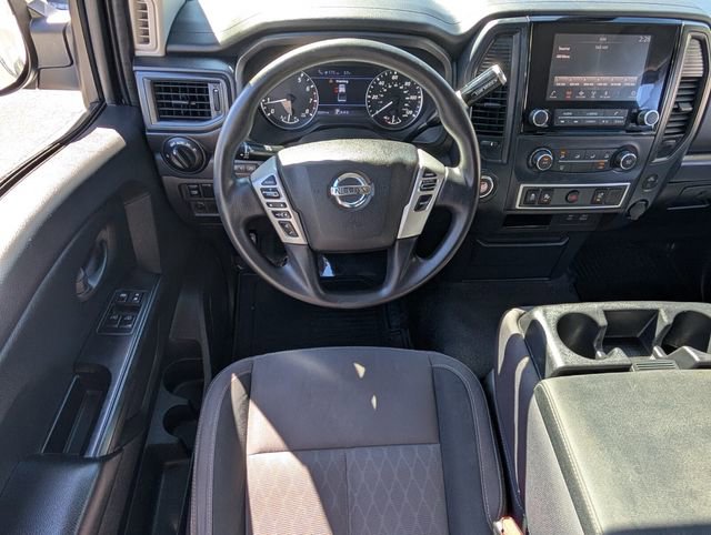 Used 2022 Nissan Titan S image 15